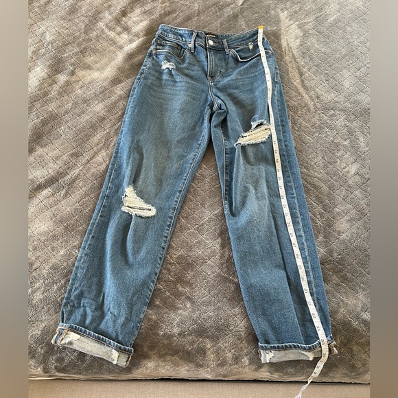 Express boyfriend mid-rise jeans. Very lightly worn, like new. Size 00R - Picture 4 of 6